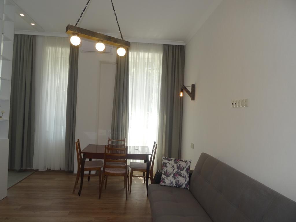 20 Griboedov Apartment- Heart Of Tbilisi Exterior foto