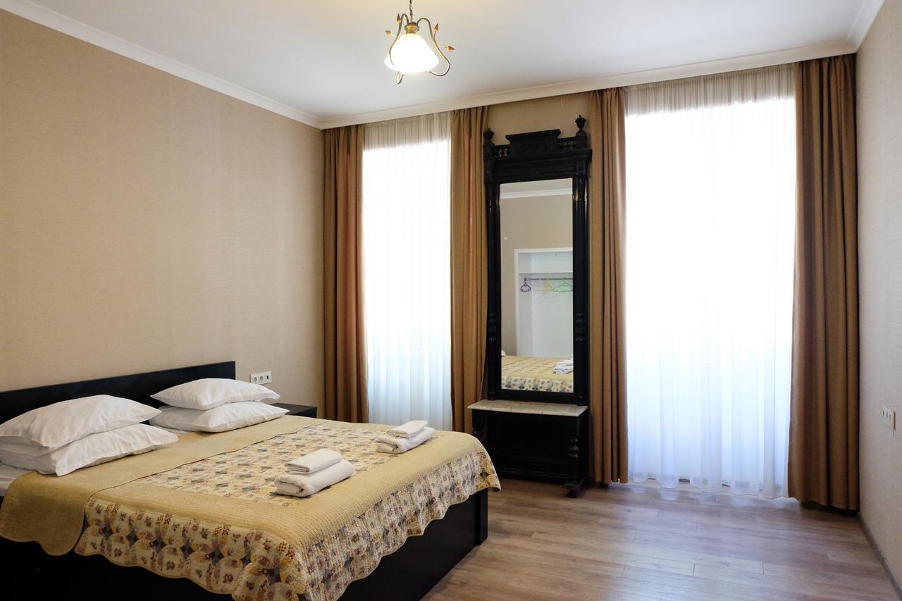 20 Griboedov Apartment- Heart Of Tbilisi Exterior foto