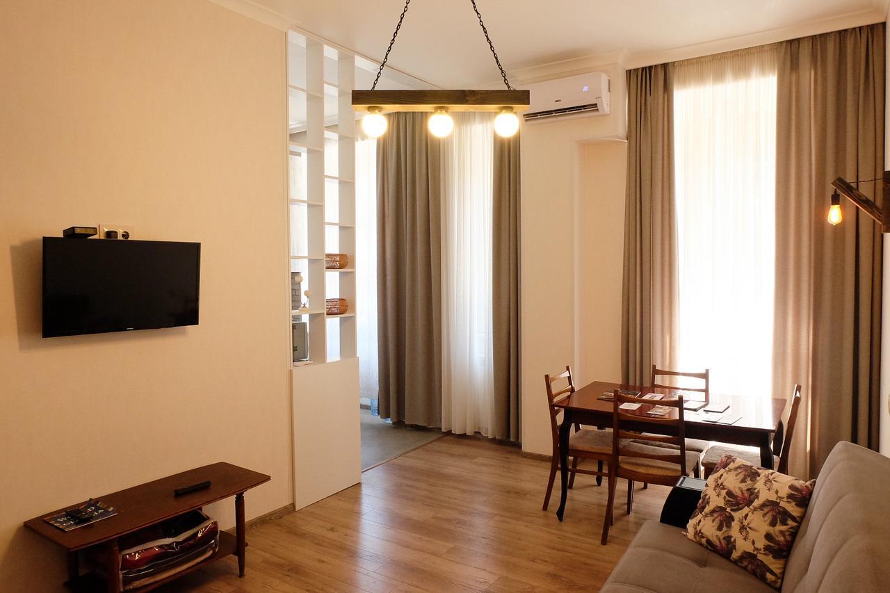 20 Griboedov Apartment- Heart Of Tbilisi Exterior foto